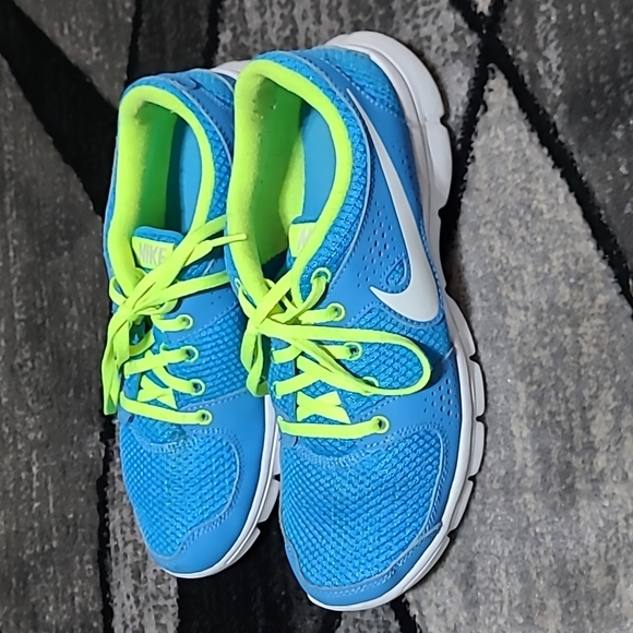 NIKE FLEX EXPERIENCE RN ATHLETIC RUNNING SHOES - Picture 6 of 11